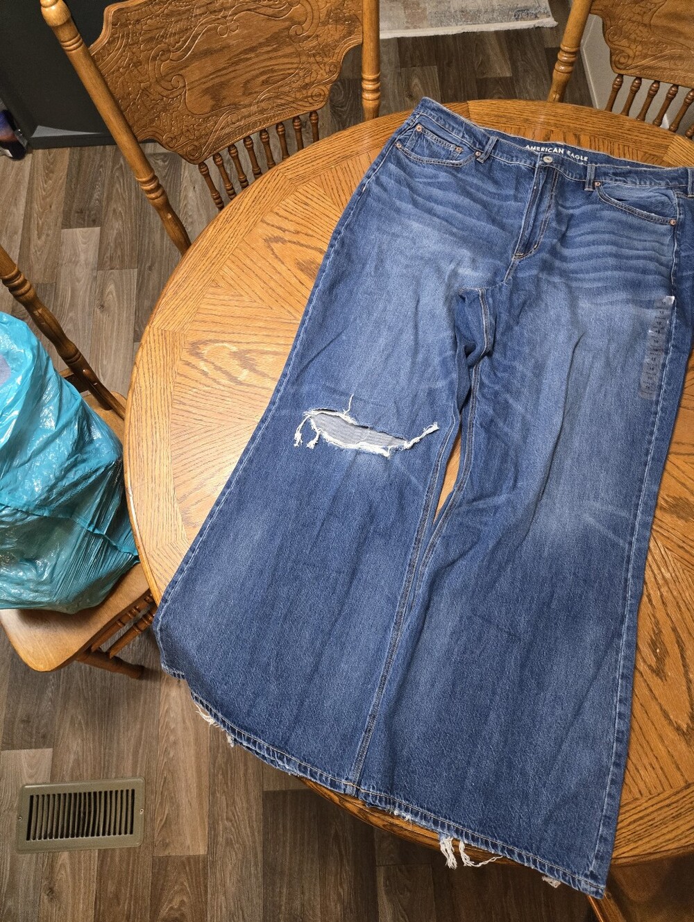 American Eagle Outfitters Women's Blue Distressed Wide-Leg Jeans